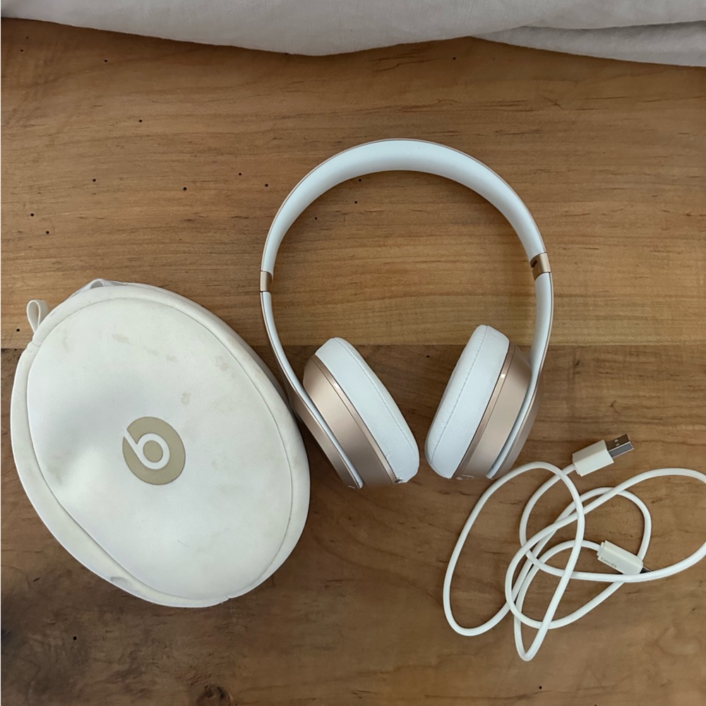 Beats by Dre Solo2 wireless headphones